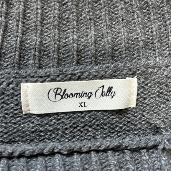 Blooming Jelly Cozy Pearl Beaded Sweater Sz XL - Picture 4 of 7